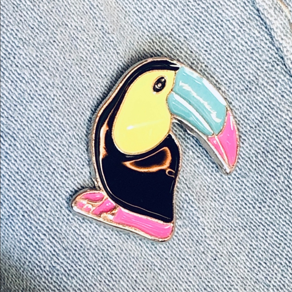 ➰Sweet Toucan Pin/Brooch - Picture 2 of 4
